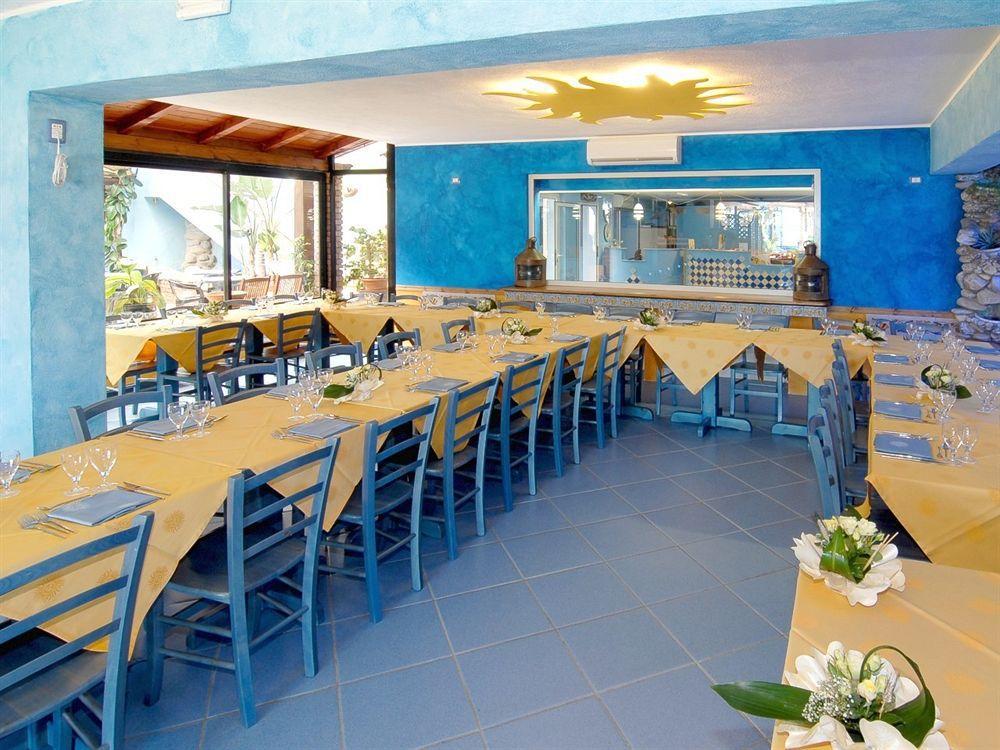 Oasi Azzurra Aparthotel Messina Buitenkant foto