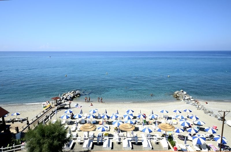 Oasi Azzurra Aparthotel Messina Buitenkant foto