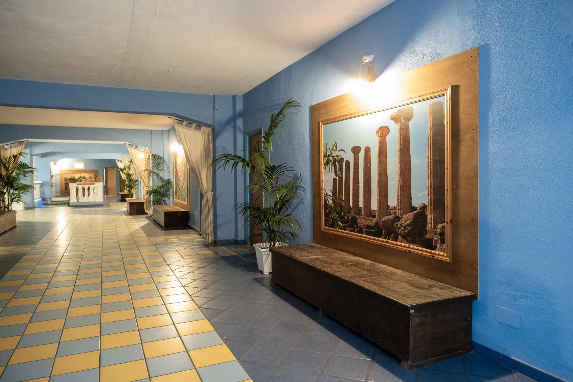 Oasi Azzurra Aparthotel Messina Buitenkant foto