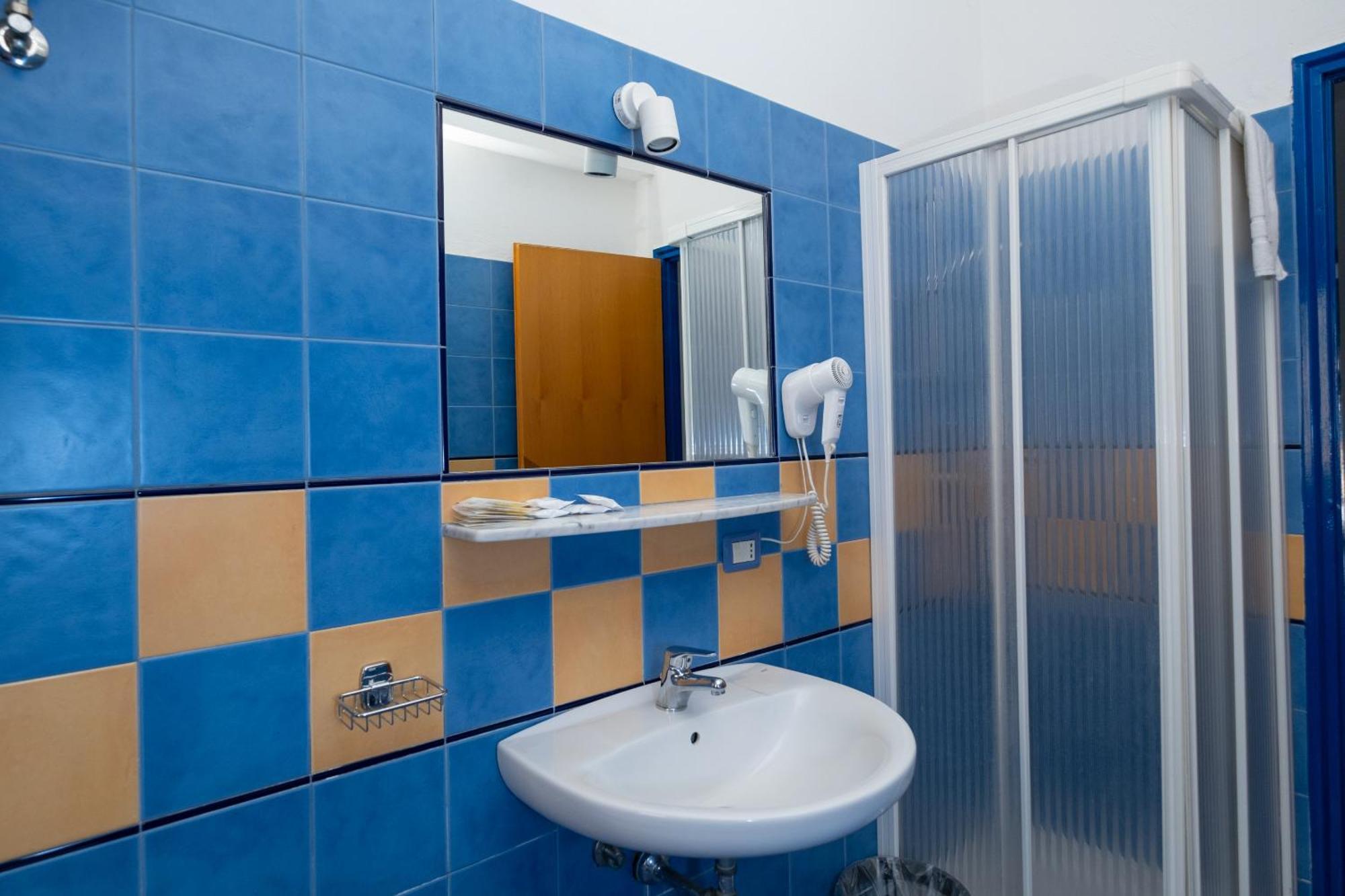 Oasi Azzurra Aparthotel Messina Buitenkant foto
