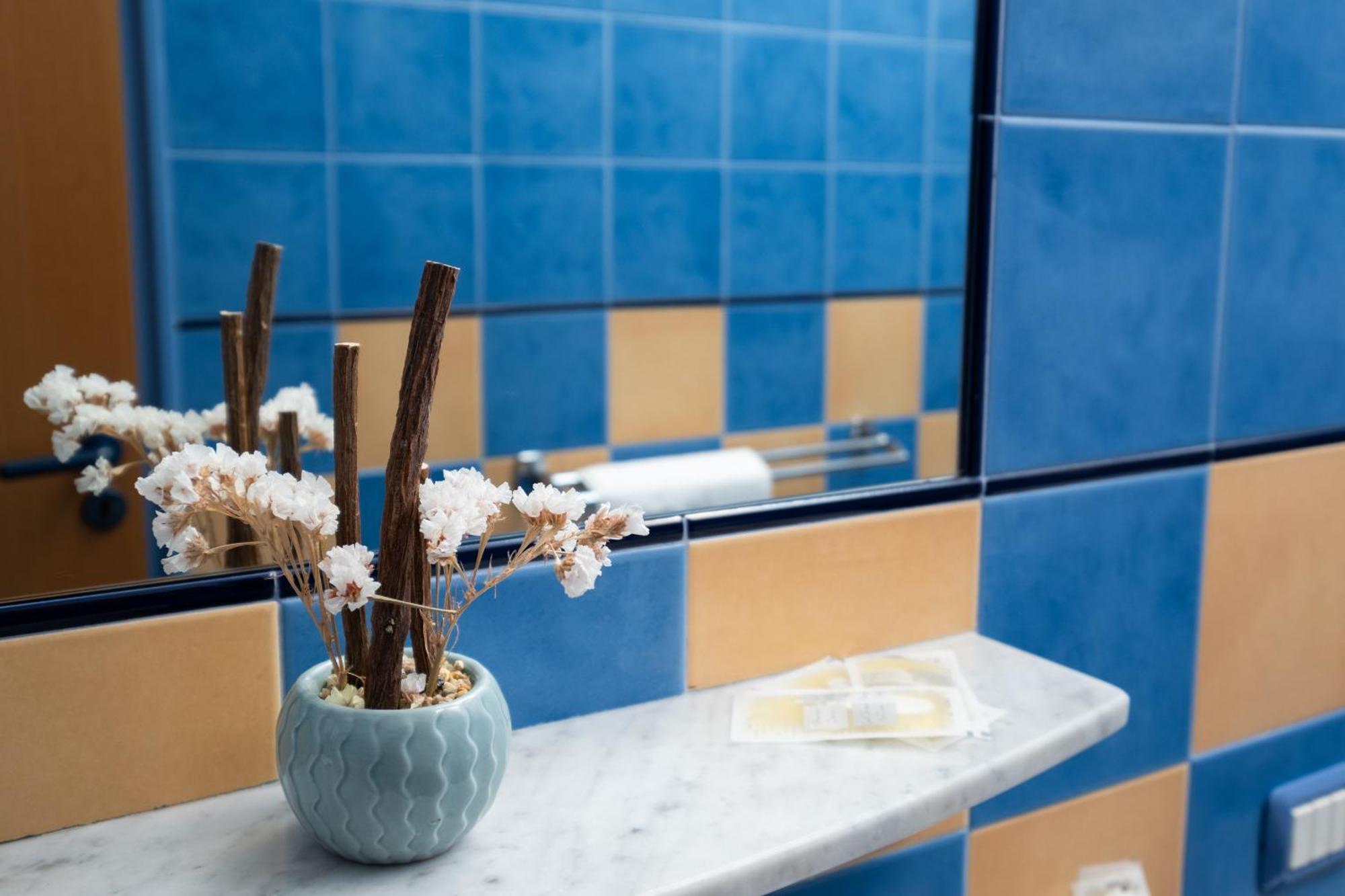 Oasi Azzurra Aparthotel Messina Buitenkant foto