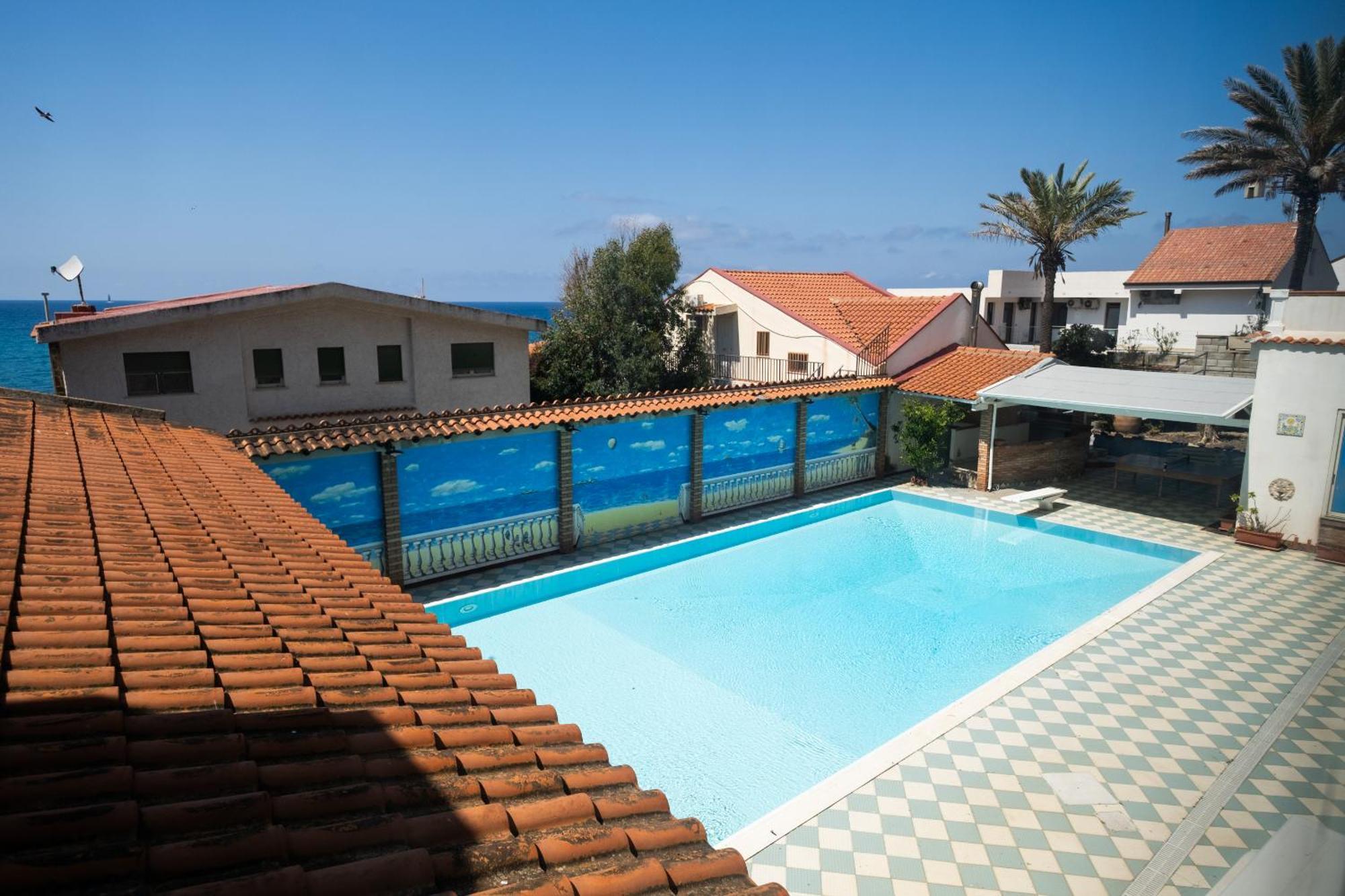 Oasi Azzurra Aparthotel Messina Buitenkant foto