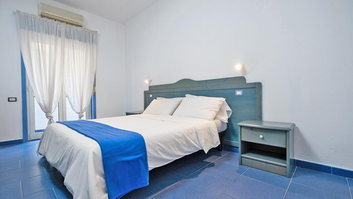 Oasi Azzurra Aparthotel Messina Buitenkant foto