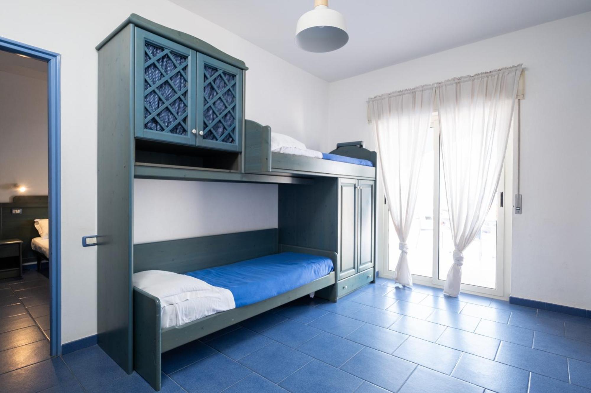 Oasi Azzurra Aparthotel Messina Buitenkant foto