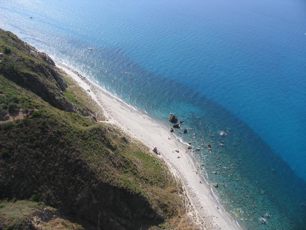 Oasi Azzurra Aparthotel Messina Buitenkant foto