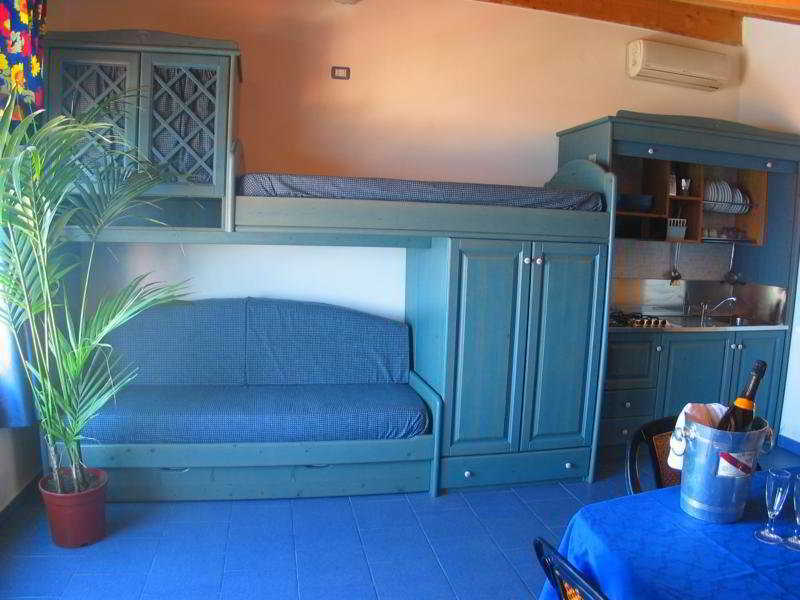 Oasi Azzurra Aparthotel Messina Buitenkant foto